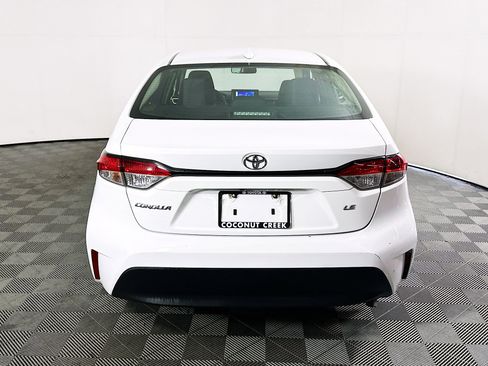 Used 2024 Toyota Corolla LE FWD image 4