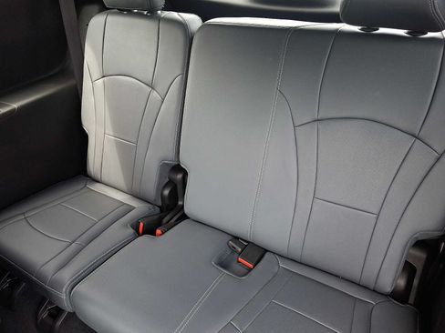 Used 2023 Buick Enclave Essence w/ Experience Buick Package AWD/4WD image 10