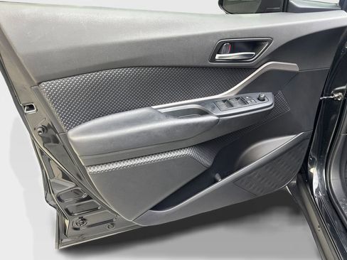Used 2021 Toyota C-HR LE FWD image 31