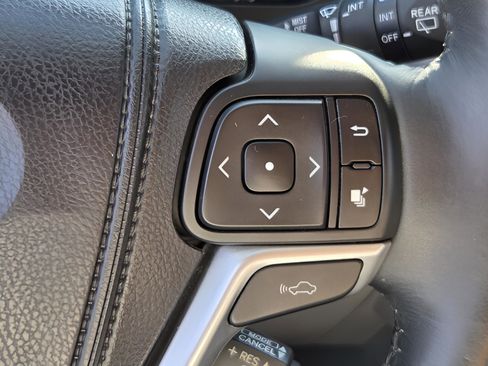 Used 2014 Toyota Highlander Limited Platinum image 26