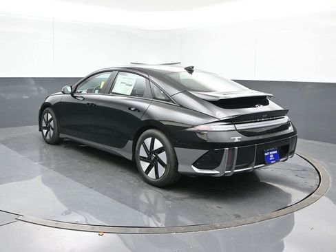 New 2025 Hyundai Ioniq 6 SE image 4