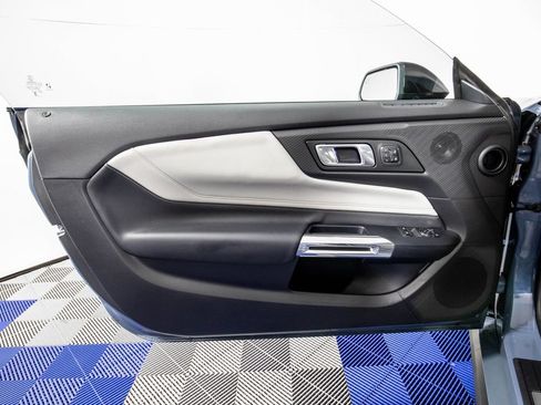 Used 2025 Ford Mustang GT Premium RWD image 13