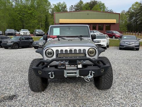 Used 2015 Jeep Wrangler Sport w/ Connectivity Group AWD/4WD image 3