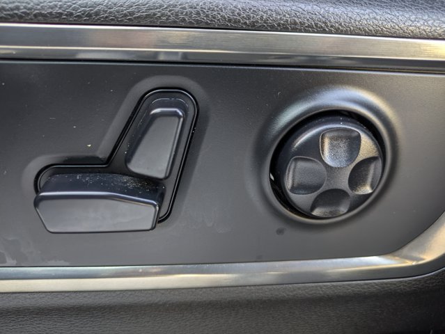 Used 2020 RAM 1500 Limited w/ Black Appearance Package AWD/4WD image 20