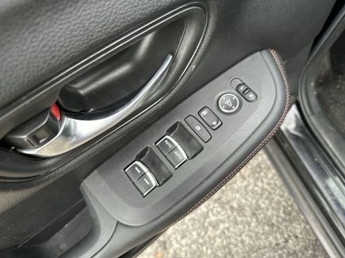 Used 2024 Honda HR-V Sport image 17