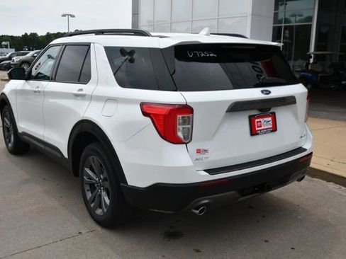 Used 2023 Ford Explorer XLT w/ Equipment Group 202A AWD/4WD image 3