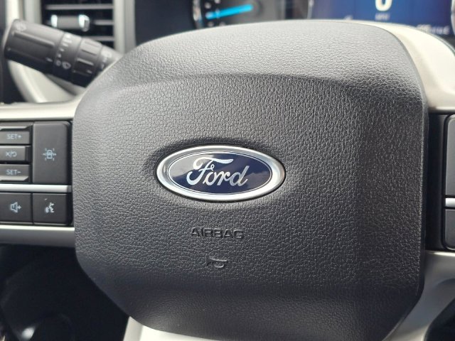 Used 2024 Ford Expedition XLT AWD/4WD image 37