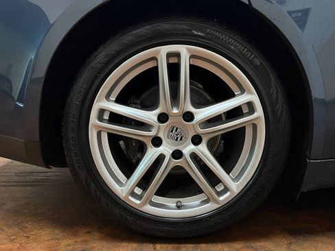 Used 2014 Porsche Panamera 4 image 12