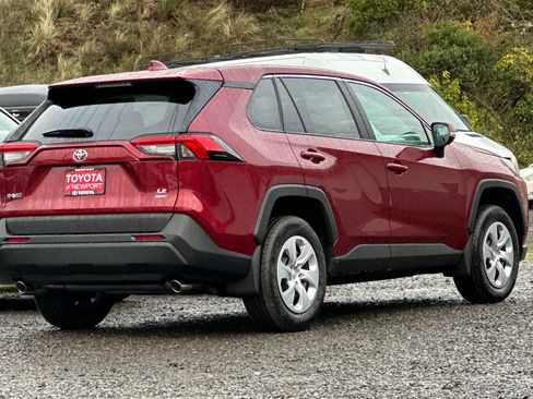 New 2025 Toyota RAV4 LE image 5