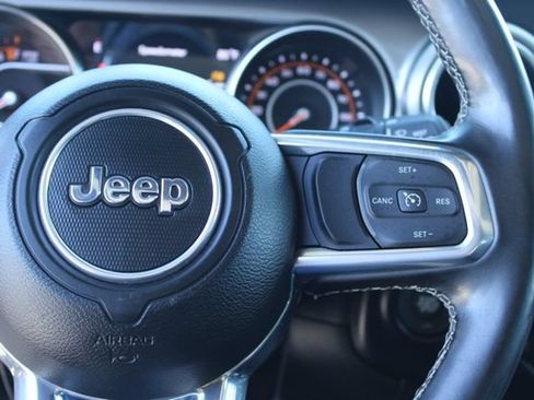Used 2022 Jeep Wrangler Unlimited Sahara w/ Cold Weather Group AWD/4WD image 18