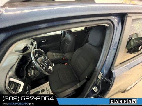 Used 2021 Jeep Renegade Latitude w/ Convenience Group AWD/4WD image 17