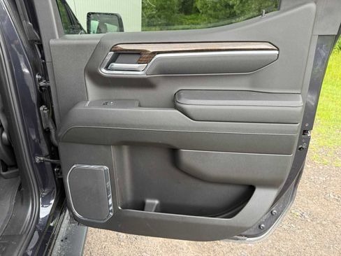 Used 2025 GMC Sierra 1500 Elevation image 34