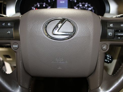 Used 2011 Lexus GX 460 w/ Comfort Plus Pkg AWD/4WD image 22
