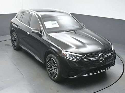 Used 2026 Mercedes-Benz GLC 300 image 42