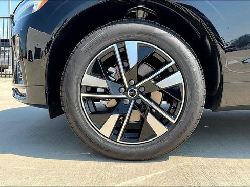 New 2026 Volvo XC60 B5 Core w/ Climate Package image 25