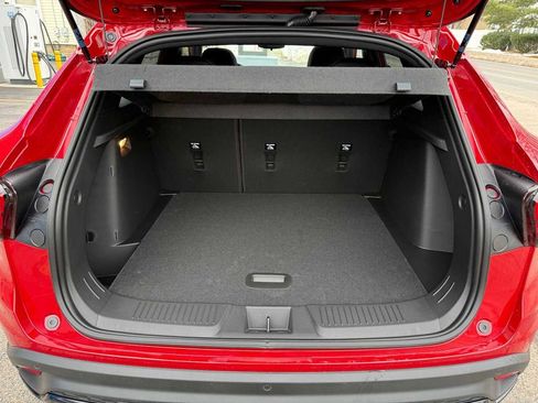 New 2026 Chevrolet Trax RS w/ Sunroof Package image 23