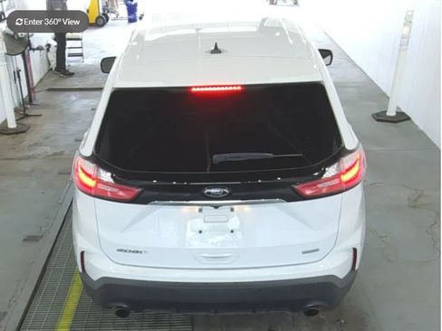 Used 2020 Ford Edge SE FWD image 4
