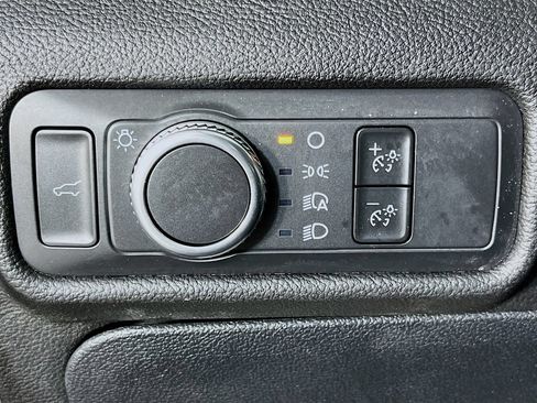 Used 2022 Ford Explorer XLT AWD/4WD image 13