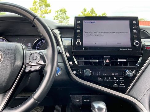 Used 2022 Toyota Camry XSE w/ Cold Weather Package image 7