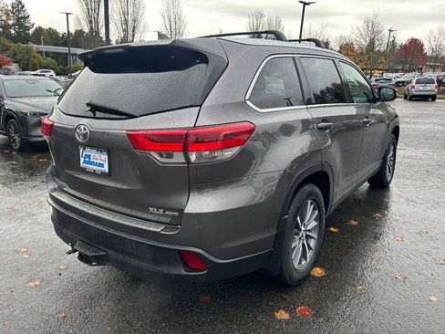Used 2019 Toyota Highlander XLE image 5