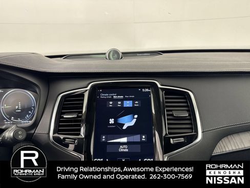 Used 2022 Volvo XC90 T8 Inscription w/ Advanced Package AWD/4WD image 9
