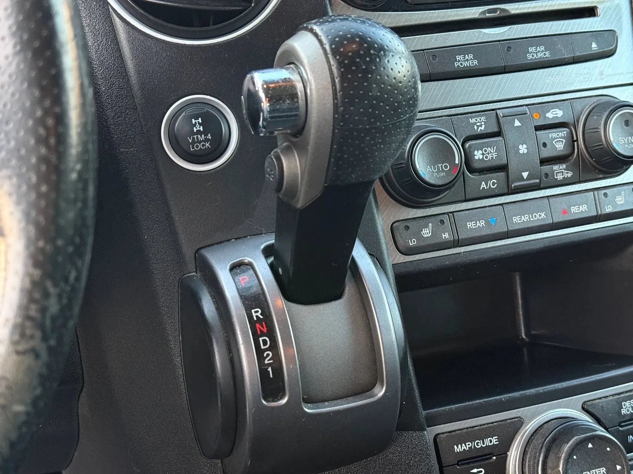 Used 2015 Honda Pilot Touring image 27