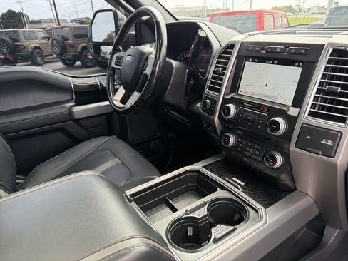 Used 2018 Ford F250 Platinum w/ Platinum Ultimate Package AWD/4WD image 33