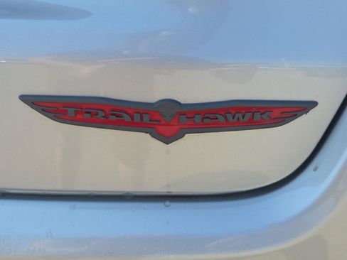 Used 2025 Jeep Compass Trailhawk AWD/4WD image 5