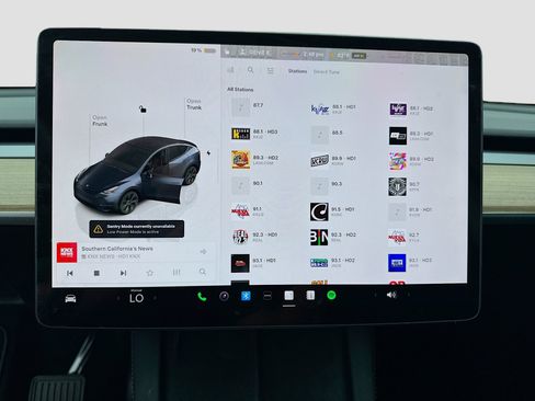 Used 2025 Tesla Model Y Long Range image 11