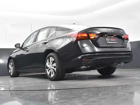 Used 2025 Nissan Altima 2.5 S image 39