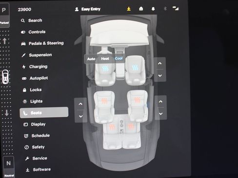 Used 2022 Tesla Model X Plaid image 23