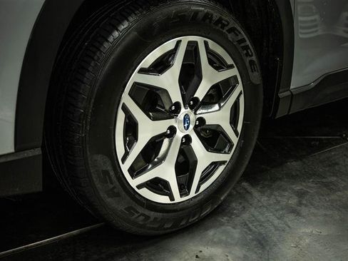 Used 2021 Subaru Forester Premium image 3