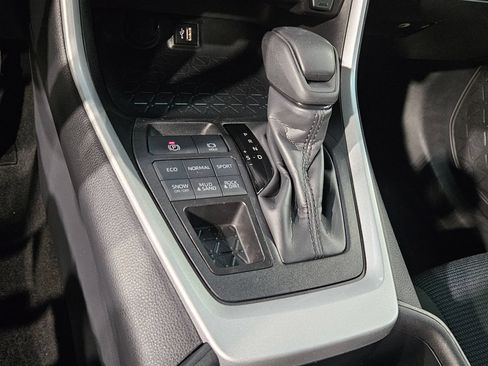 Certified 2025 Toyota RAV4 LE AWD/4WD image 32