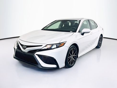 Used 2024 Toyota Camry SE w/ Convenience Package FWD image 7