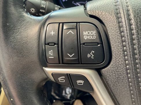 Used 2015 Toyota Highlander Limited AWD/4WD image 12