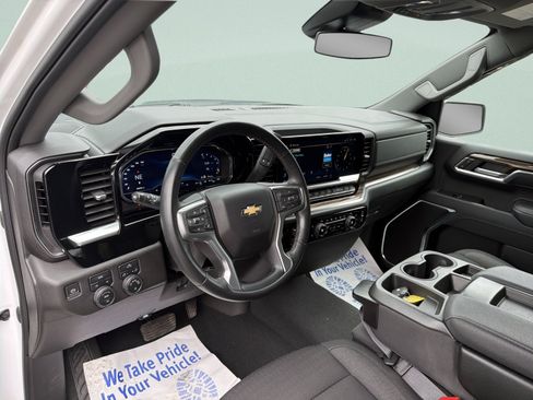 Used 2023 Chevrolet Silverado 1500 LT w/ Protection Package AWD/4WD image 8