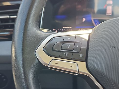 Used 2025 Volkswagen Jetta SE FWD image 19