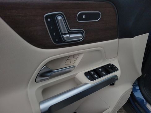 Certified 2023 Mercedes-Benz GLB 250 image 17