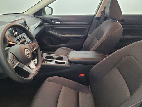 Used 2025 Nissan Altima 2.5 SV FWD image 17