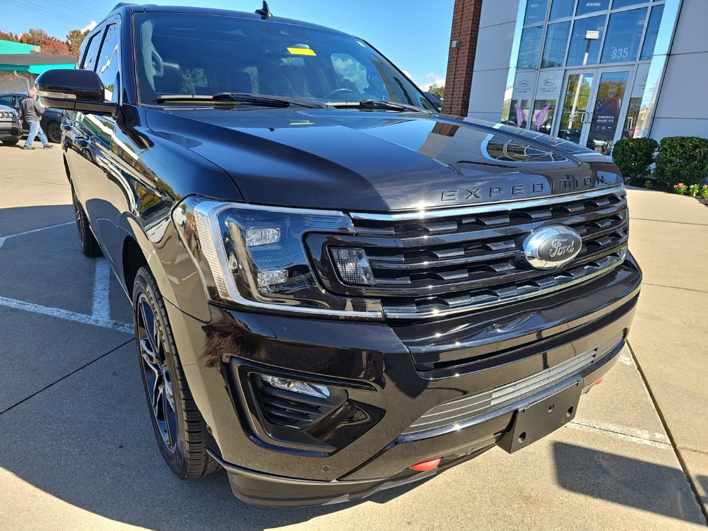 Used 2019 Ford Expedition Limited w/ Equipment Group 303A AWD/4WD image 4