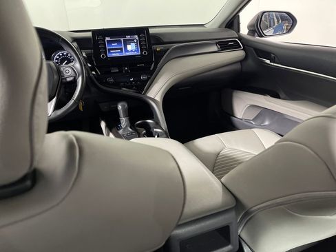 Used 2023 Toyota Camry SE image 18