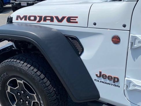 Used 2021 Jeep Gladiator Mojave AWD/4WD image 21