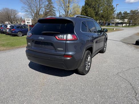 Used 2020 Jeep Cherokee Latitude Plus w/ Cold Weather Group AWD/4WD image 5