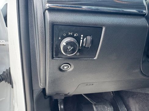 Used 2019 Jeep Grand Cherokee Limited AWD/4WD image 14