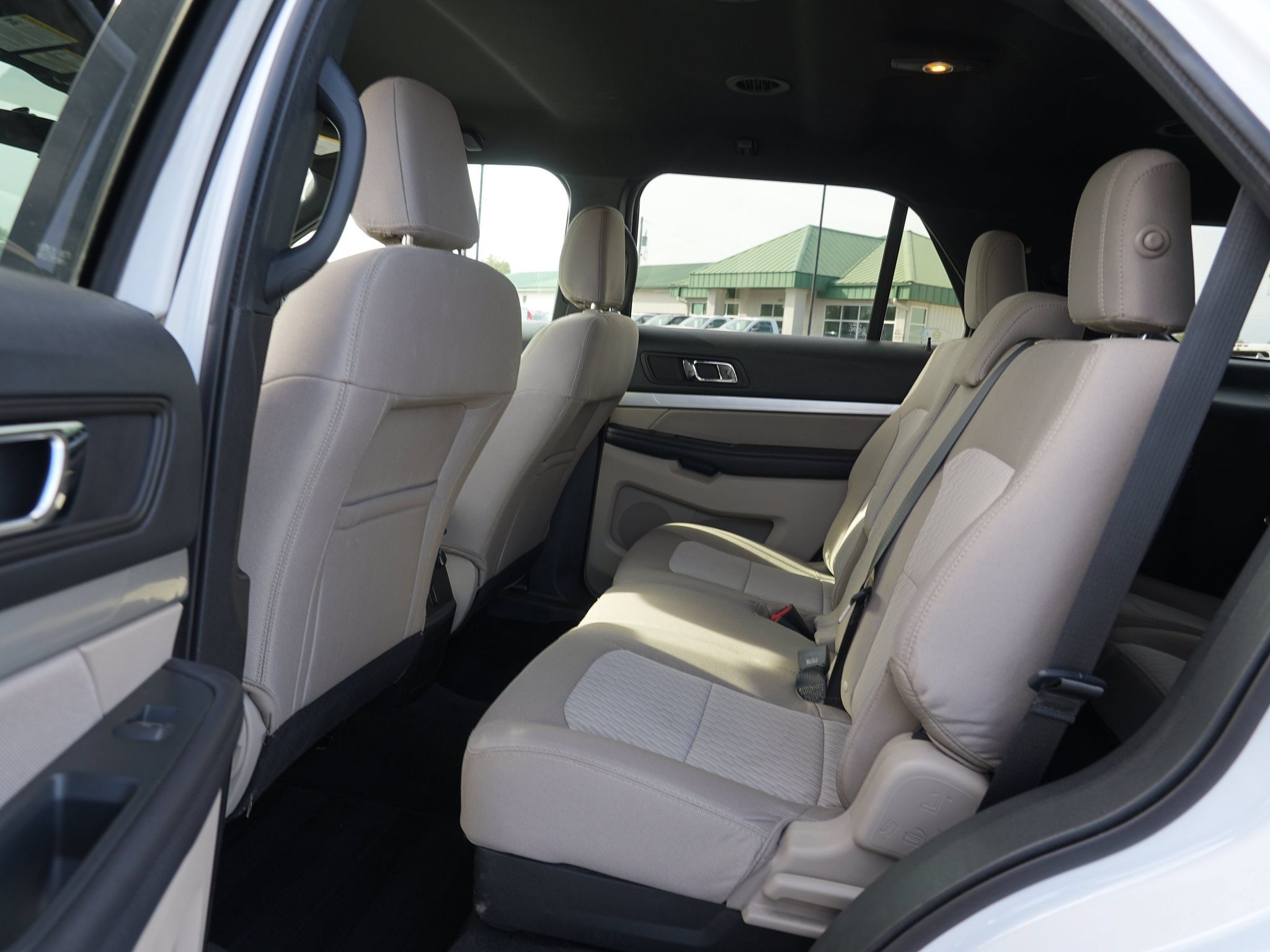 Used 2018 Ford Explorer 4WD w/ Class II Trailer Tow Package image 19