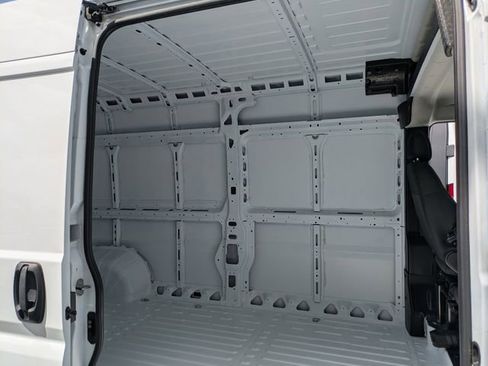 Used 2024 RAM ProMaster 2500 w/ Power Group FWD image 9