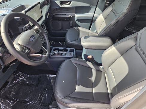 New 2025 Ford Maverick Lariat w/ Black Appearance Package image 28