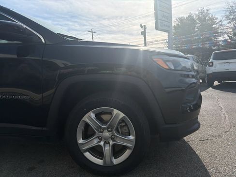 Used 2024 Jeep Compass Latitude image 6