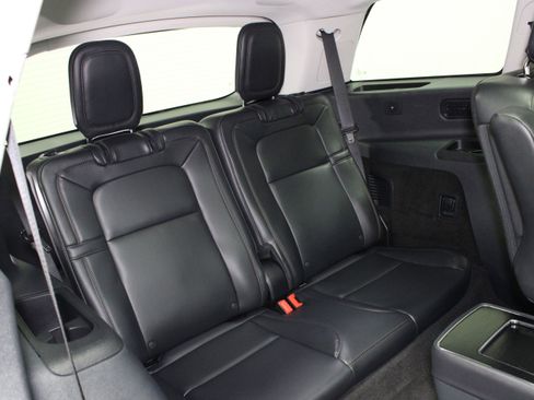 Used 2025 Lincoln Aviator Reserve w/ Equipment Group 201A AWD/4WD image 17