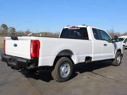 Used 2024 Ford F250 XL image 5